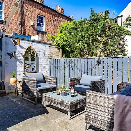 Дом отдыха Townhouse Harbour Retreat