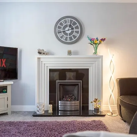 Townhouse Harbour Retreat & Free Parking Sleeps 6