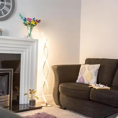 Townhouse Harbour Retreat & Free Parking Sleeps 6 * סקארבורו