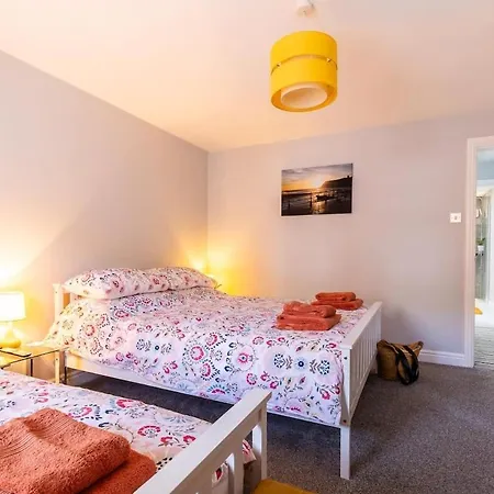 Townhouse Harbour Retreat & Free Parking Sleeps 6 Σκάρμπορο