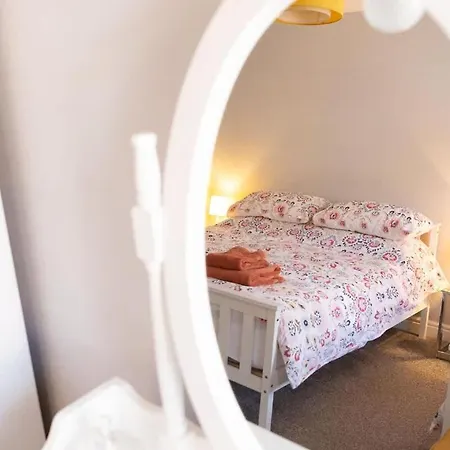 Σπίτι διακοπών Townhouse Harbour Retreat & Free Parking Sleeps 6 Σκάρμπορο