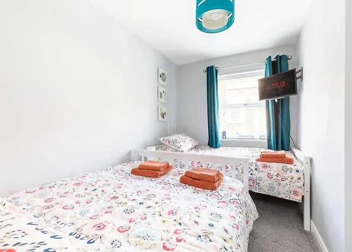 Townhouse Harbour Retreat & Free Parking Sleeps 6 * סקארבורו