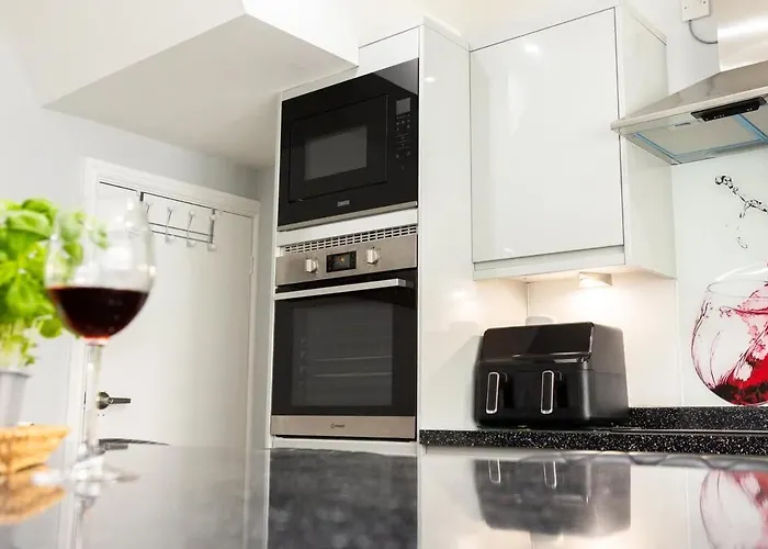 בית נופש Townhouse Harbour Retreat & Free Parking Sleeps 6