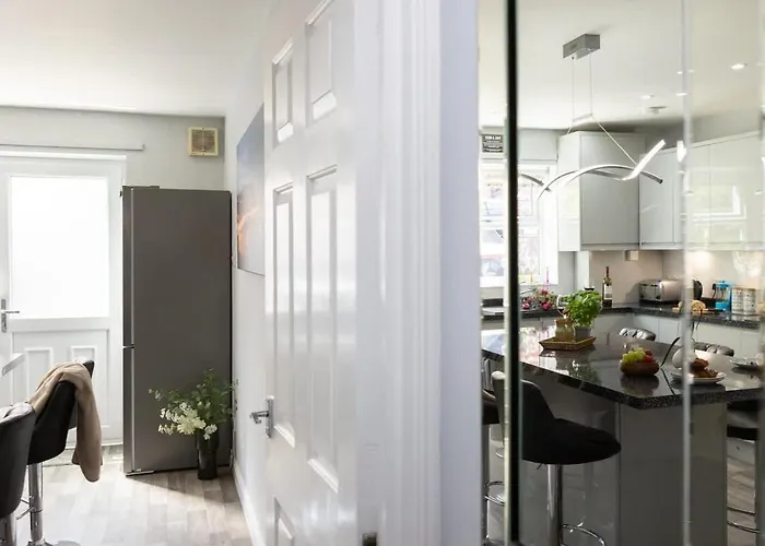 Townhouse Harbour Retreat & Free Parking Sleeps 6 סקארבורו