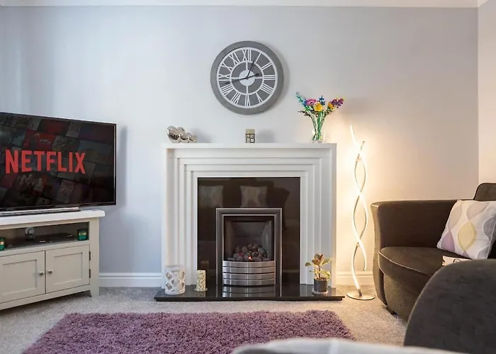 Townhouse Harbour Retreat & Free Parking Sleeps 6