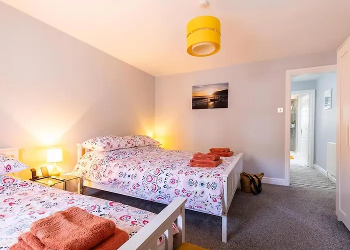 Townhouse Harbour Retreat & Free Parking Sleeps 6 סקארבורו