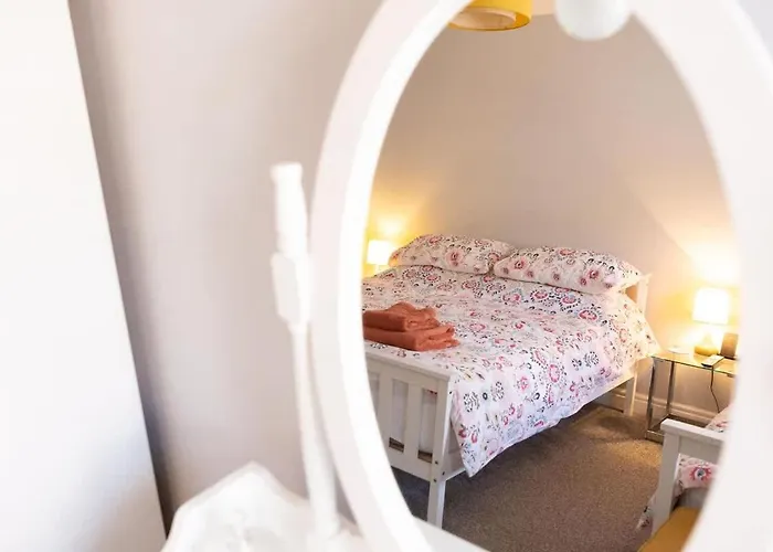 בית נופש Townhouse Harbour Retreat & Free Parking Sleeps 6 סקארבורו