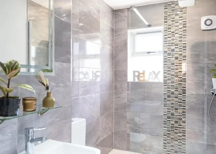 Townhouse Harbour Retreat & Free Parking Sleeps 6 בית נופש